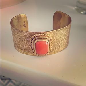 Fashion cuff with peach center stone